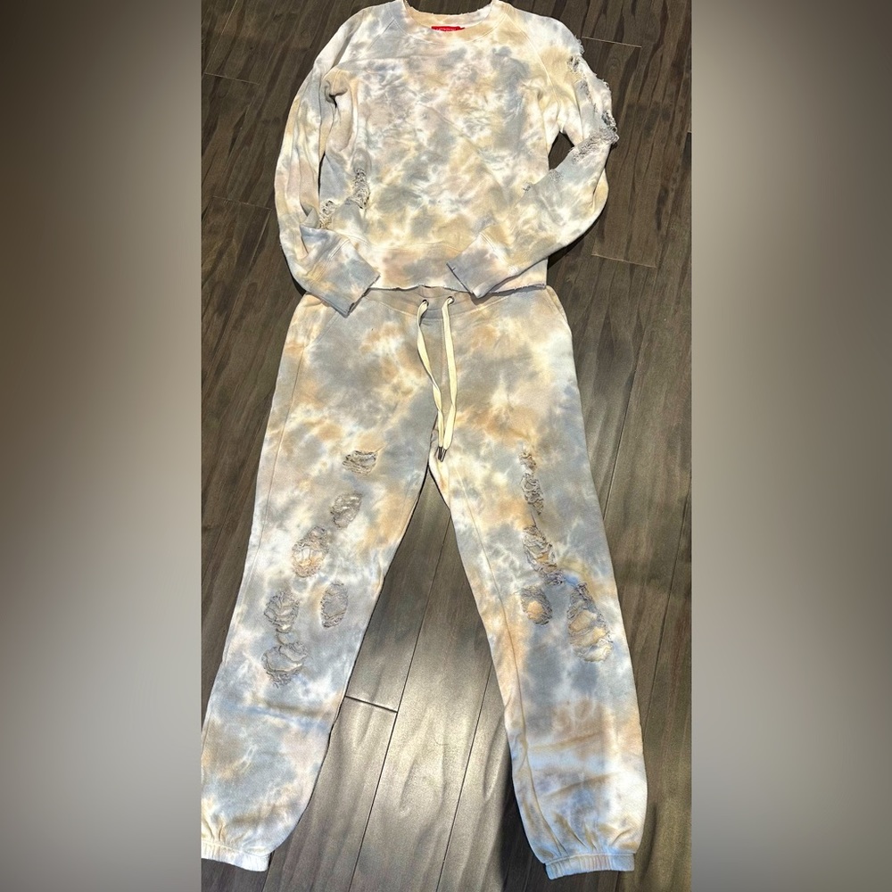 N philanthropy sweat set